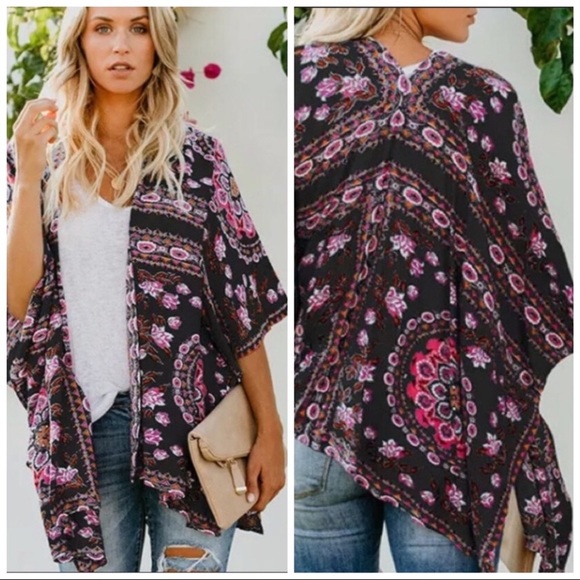 Jackets & Blazers - 🎉HP🎉🖤🌺Black Floral Kimono!